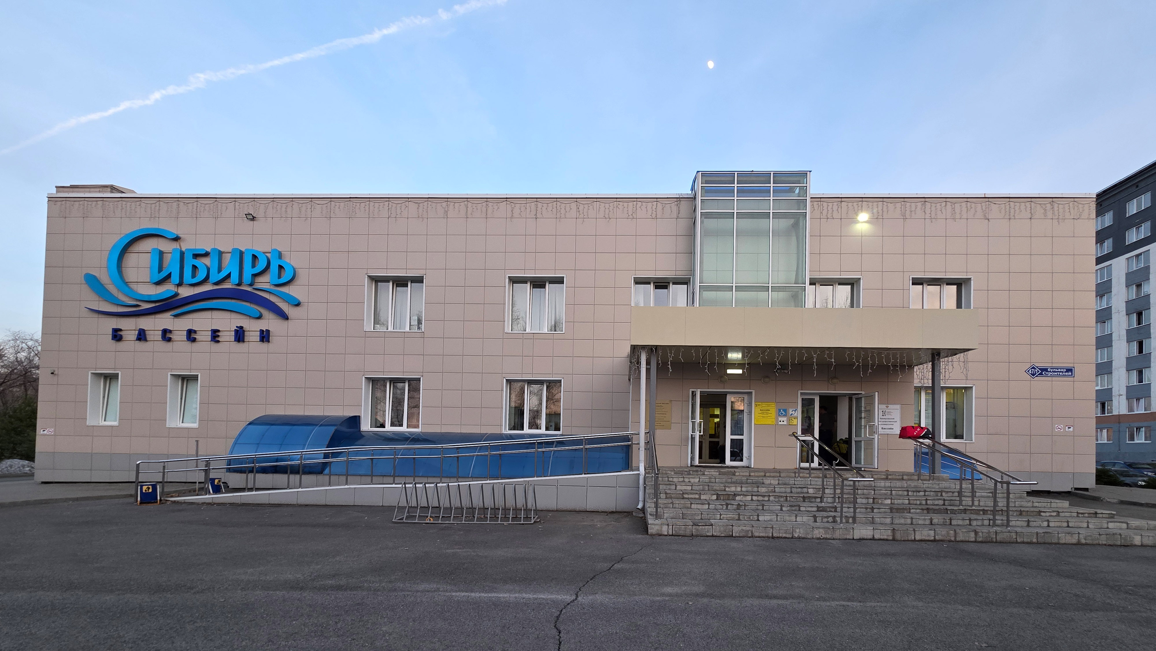 Вход в бассейн Как найти бассейн для дайвинга